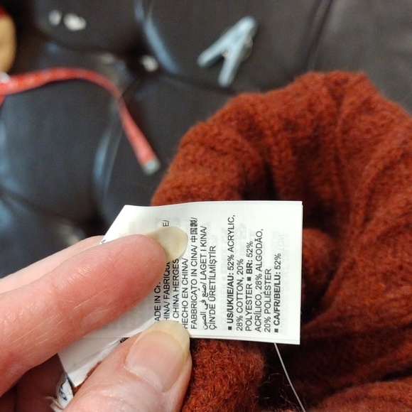 NWT Amazon Essentials Organge Beanie Hat - Picture 6 of 8